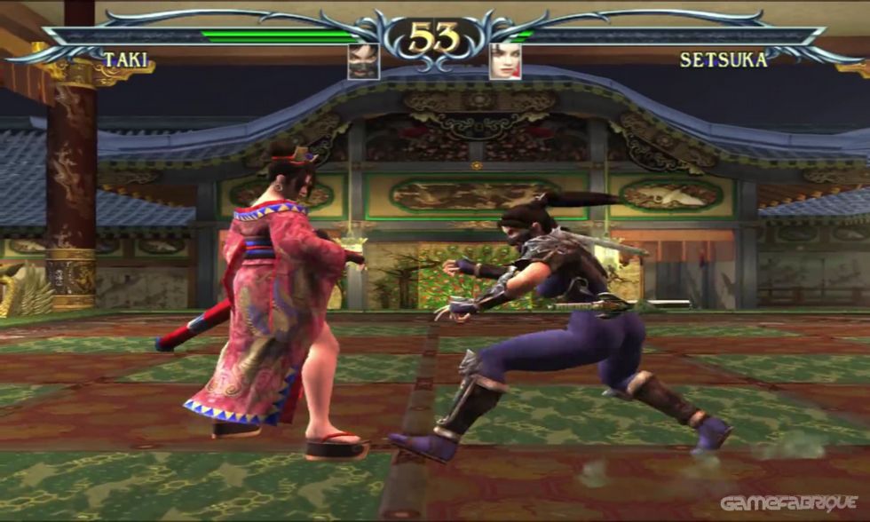 Garota jogando jogo de luta #3 Soul Calibur 3 (PS2) 