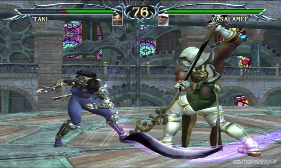 Garota jogando jogo de luta #3 Soul Calibur 3 (PS2) 